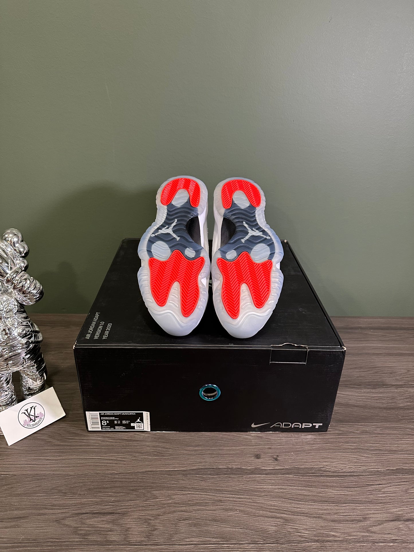Jordan 11 Adapt White