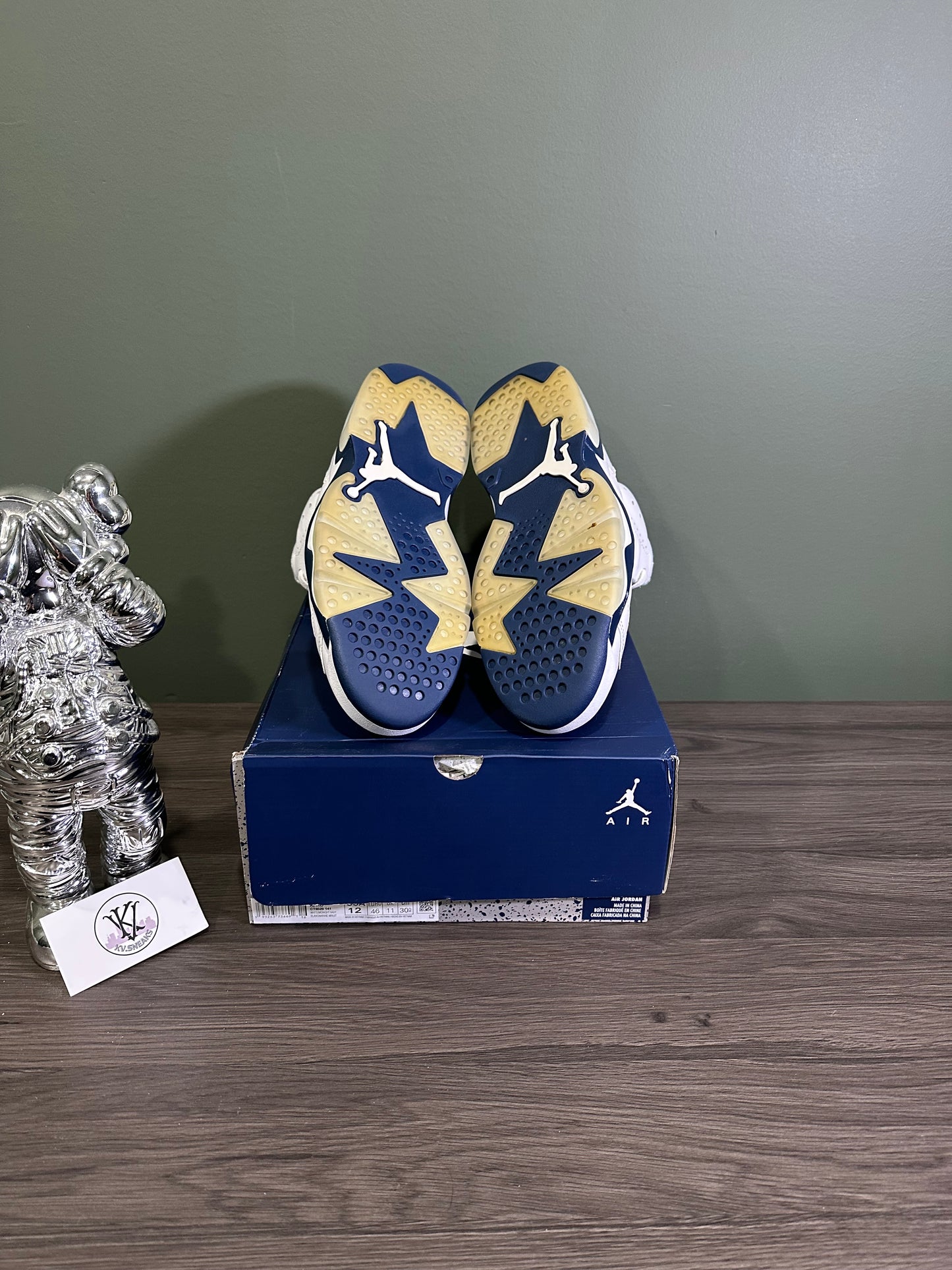 Jordan 6 Midnight Navy
