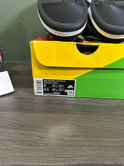 Dunk Low SB Neckface