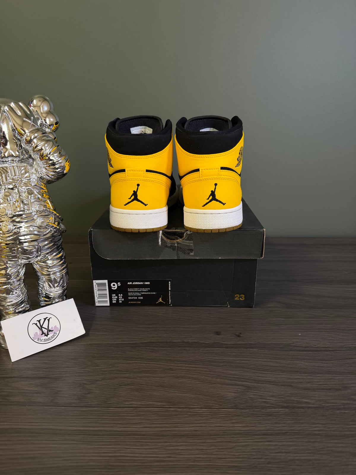 Jordan 1 Retro Mid New Love (2017)