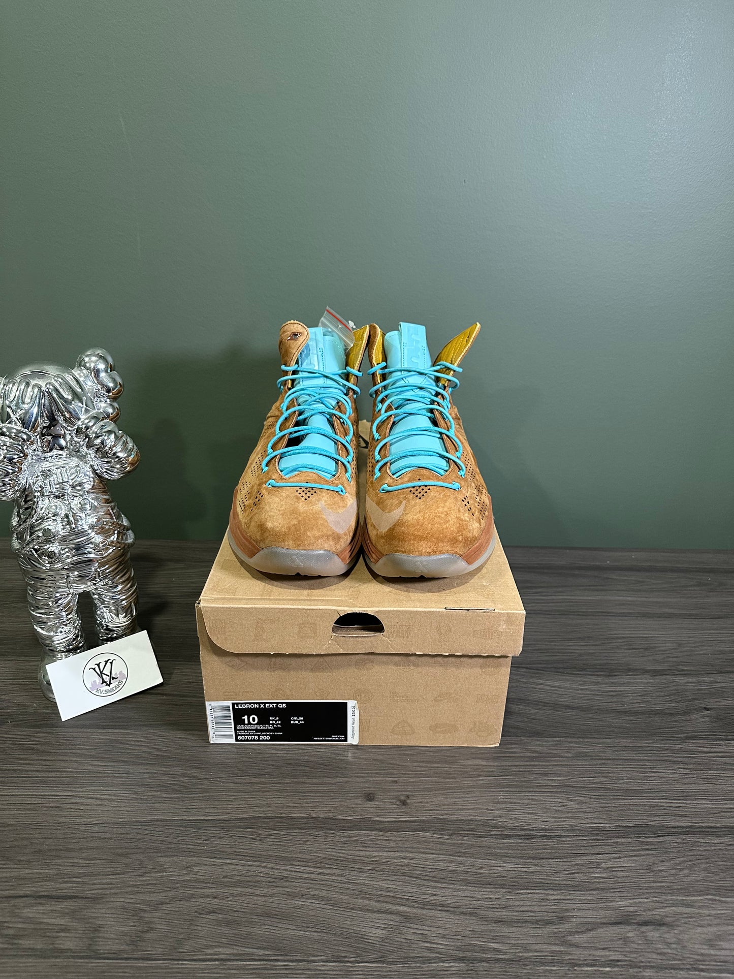 LeBron EXT Hazelnut