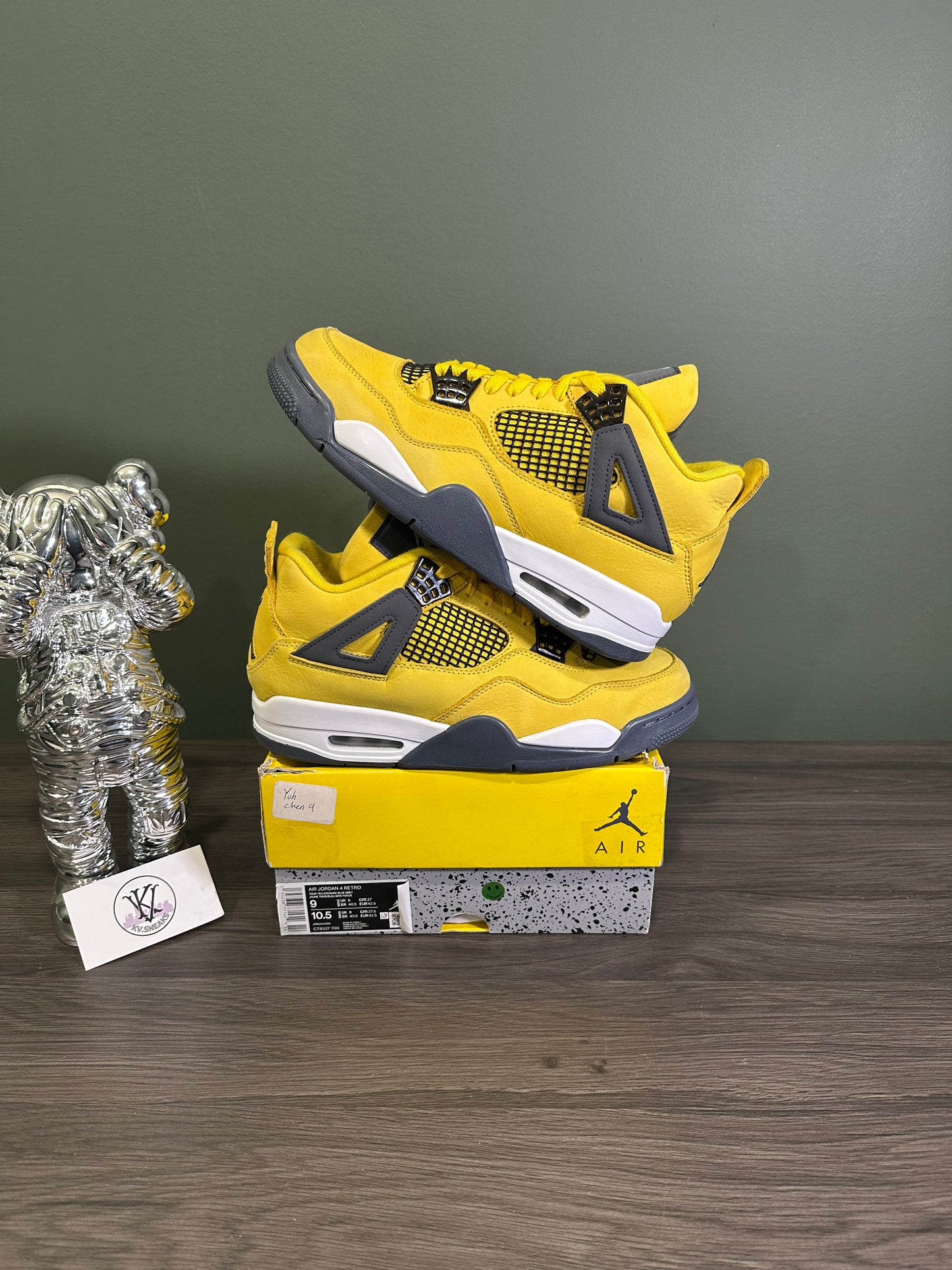 Jordan 4 Lightning
