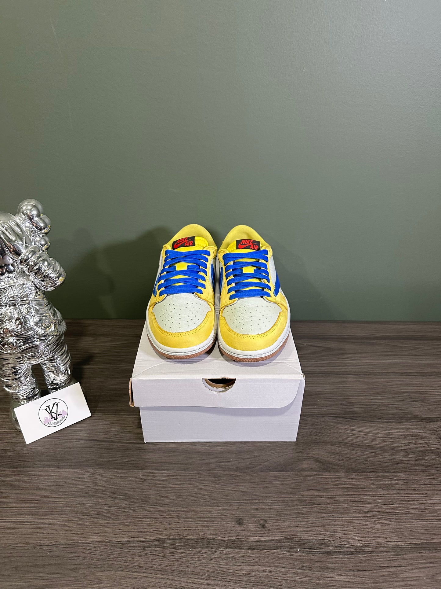 Jordan 1 Low Travis Scott Canary (W)