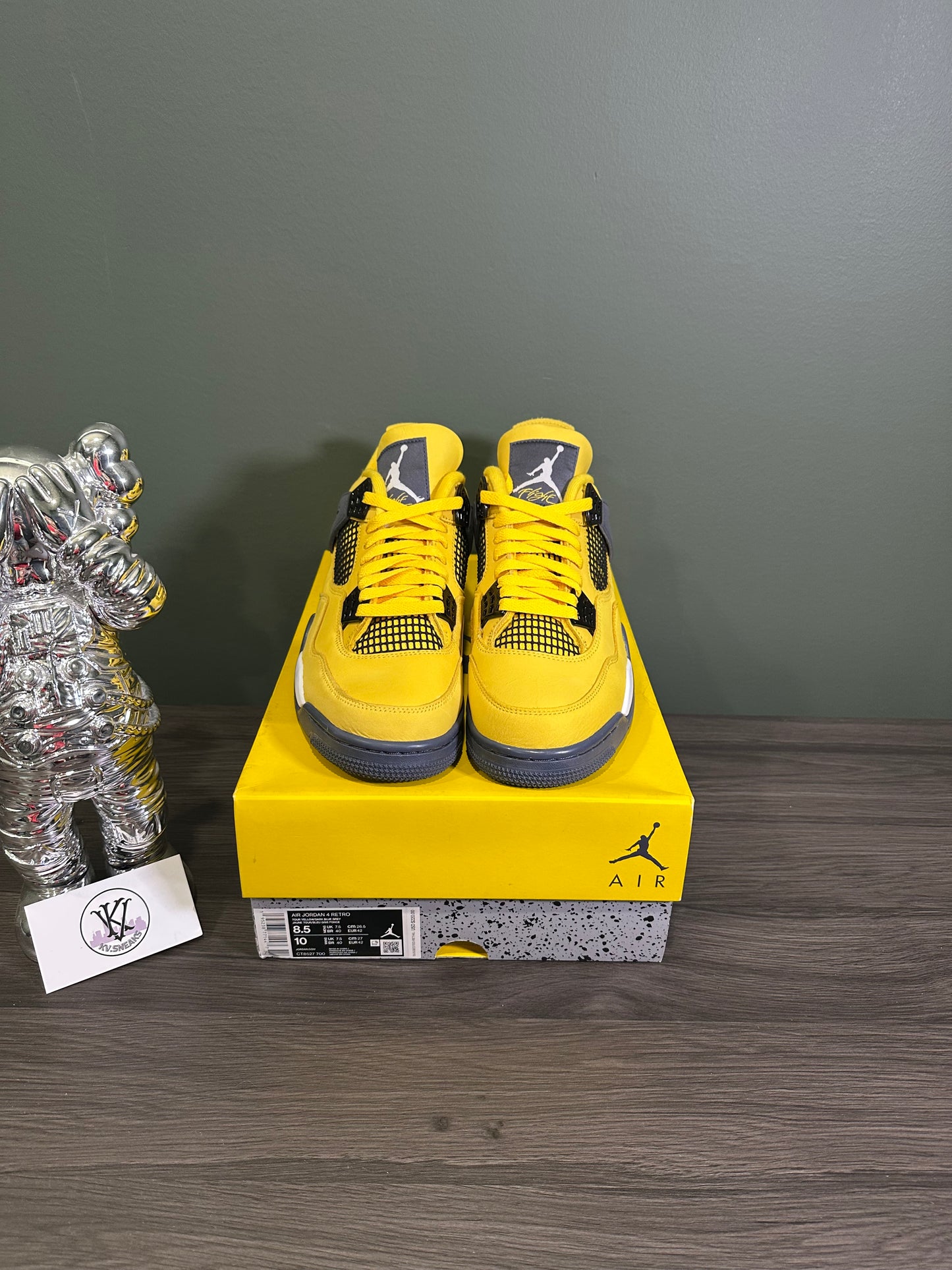Jordan 4 Lightning