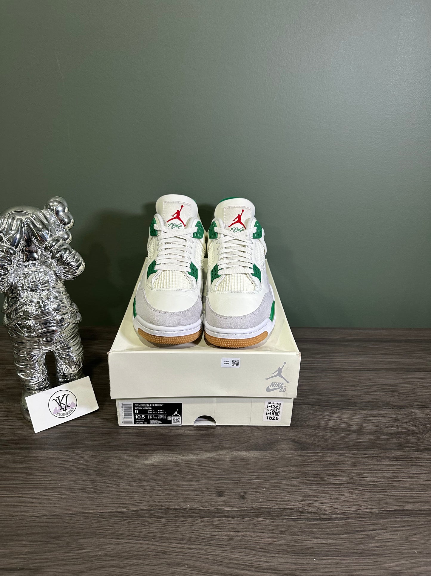 Jordan 4 SB Pine Green