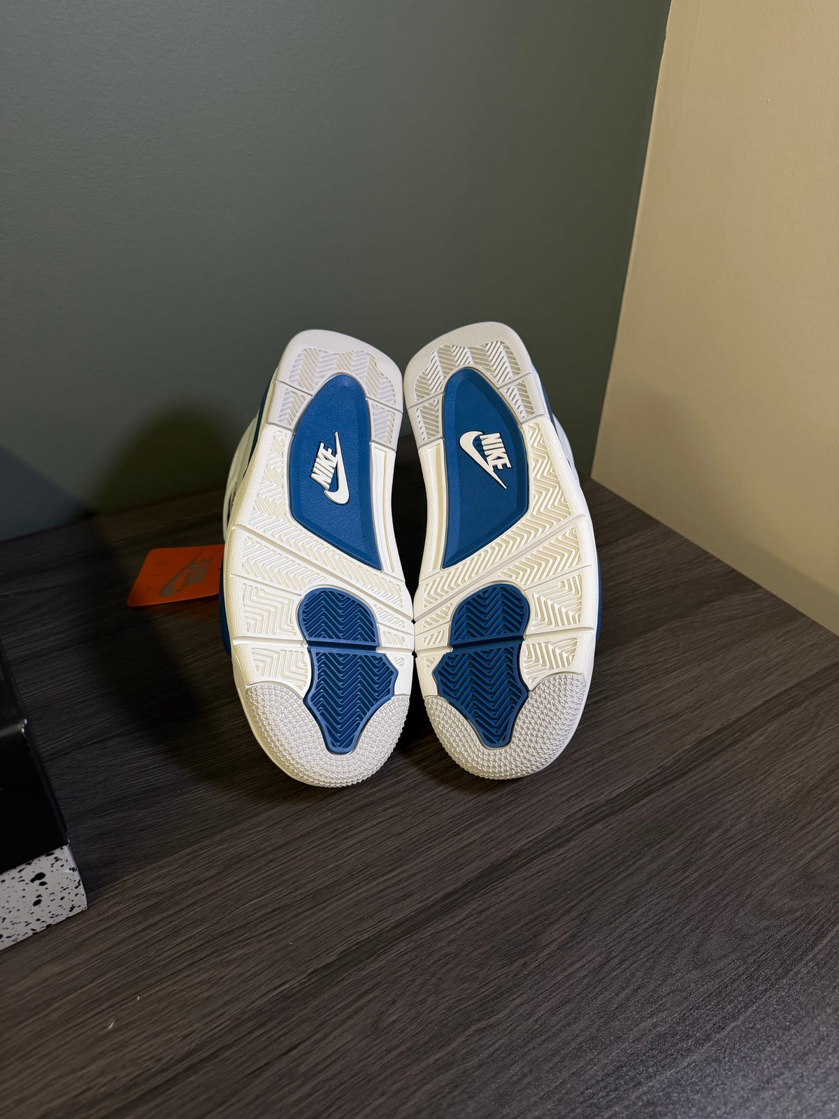 Jordan 4 Retro Military Blue (2024)
