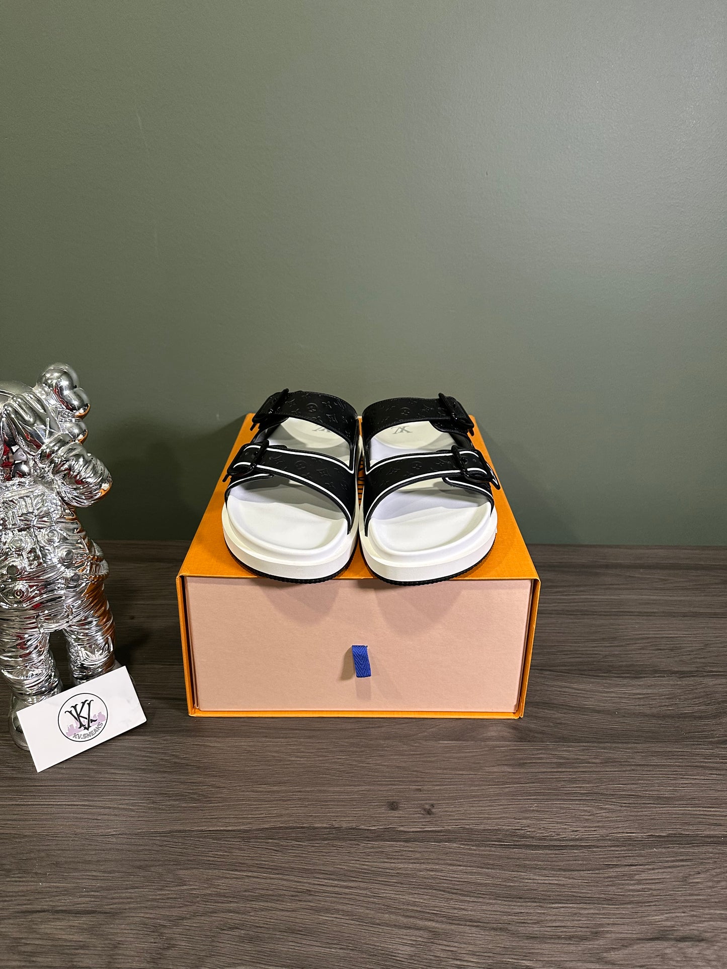 Louis Vuitton Trainer Black White Slide