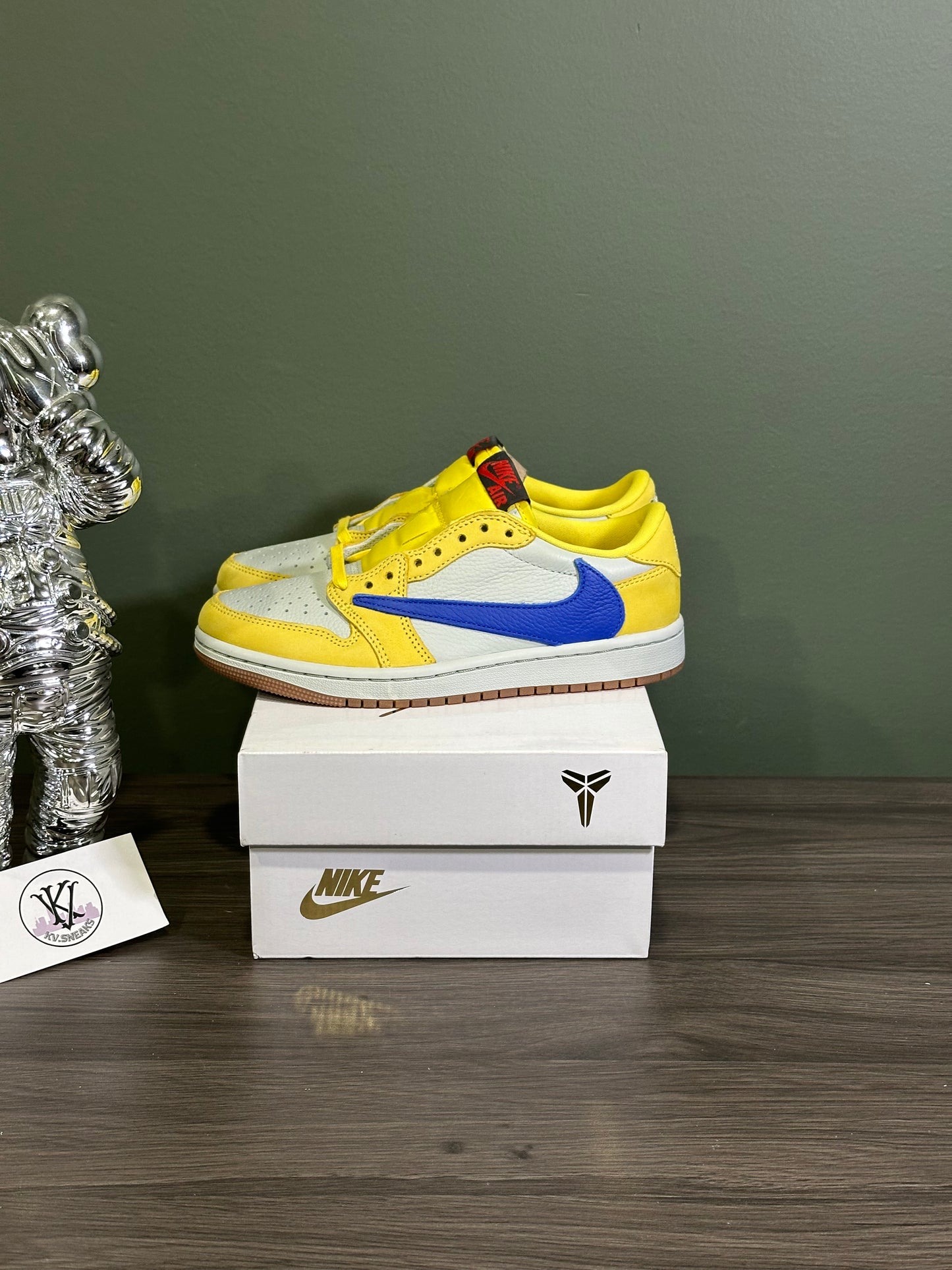 Jordan 1 Low Travis Scott Canary (W)