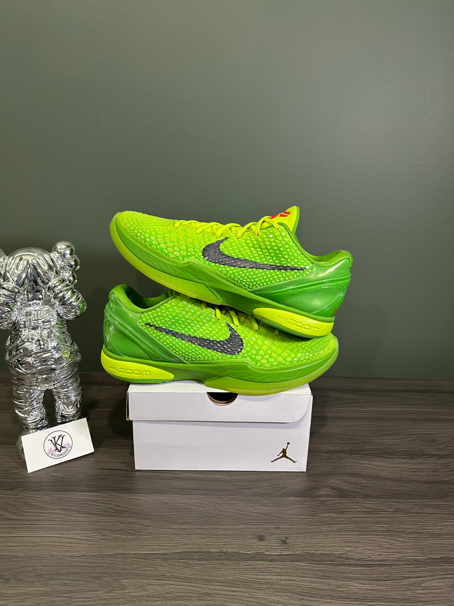 Kobe 6 Grinch 2020