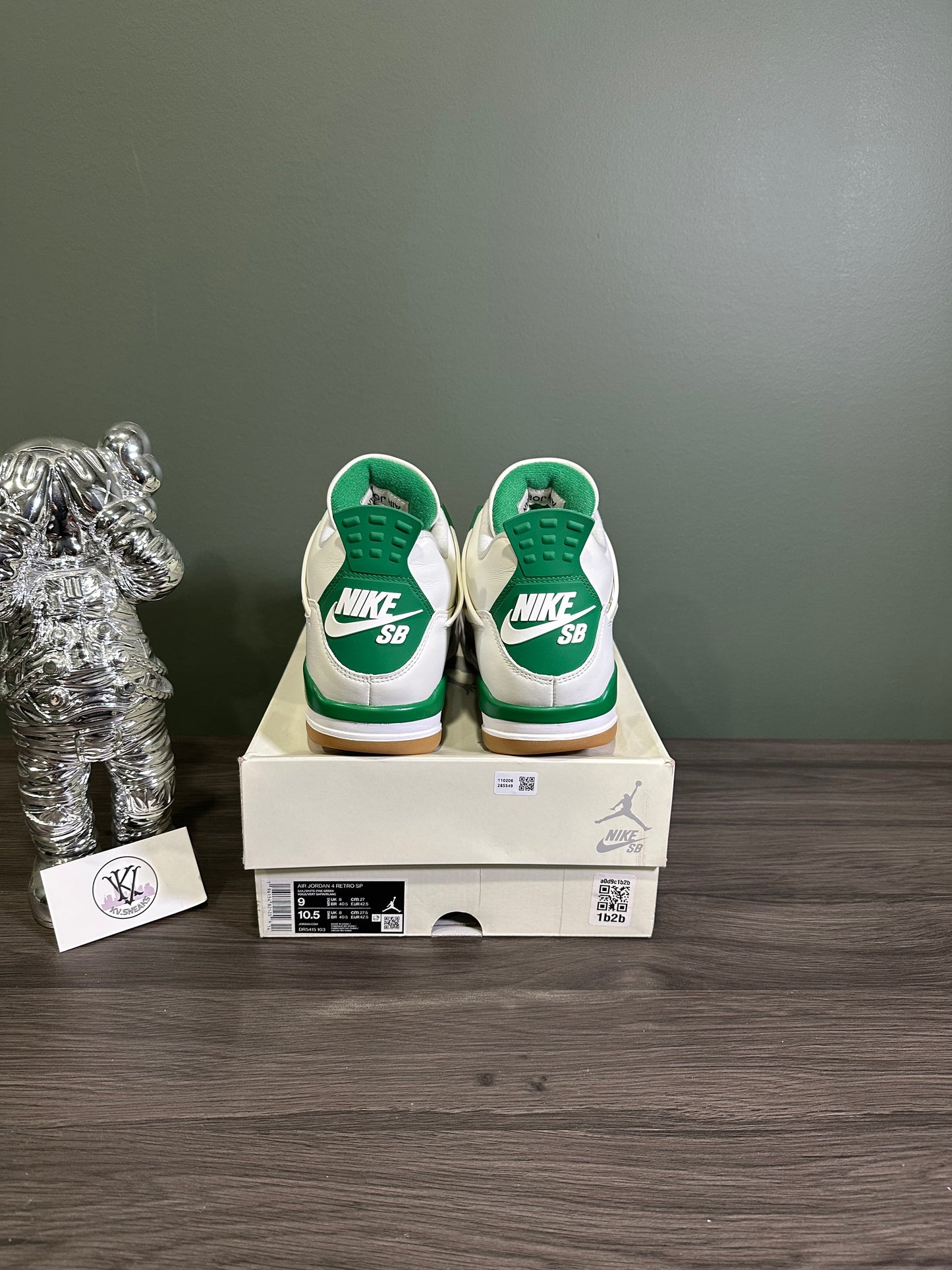 Jordan 4 SB Pine Green