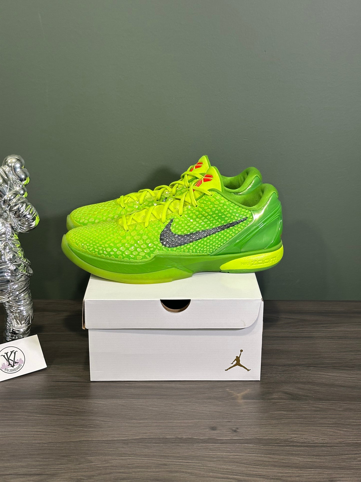 Kobe 6 Grinch 2020