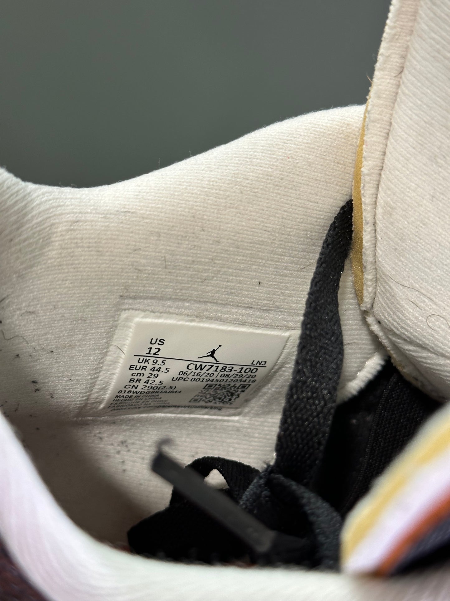 Jordan 4 Starfish