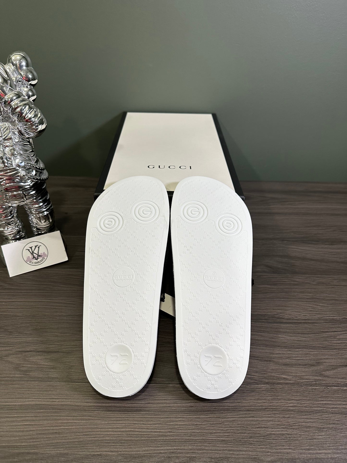 Gucci Pursuit Slide White