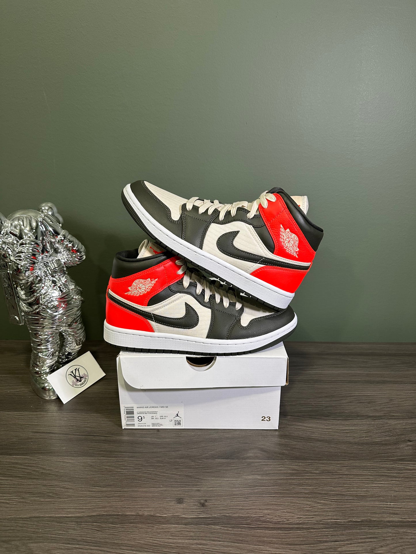 Jordan 1 Mid Newsprint Light Orewood Brown