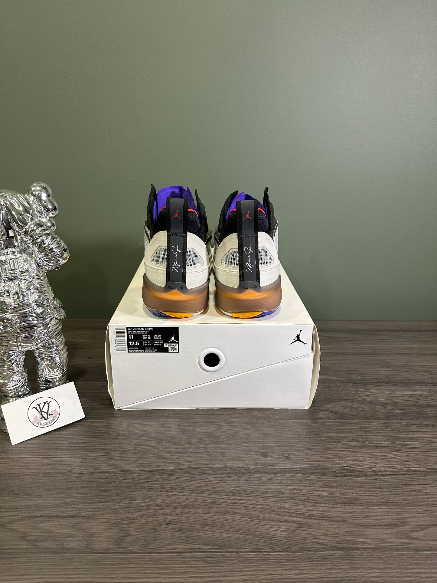 Jordan 37 Light Bone Dark Concord