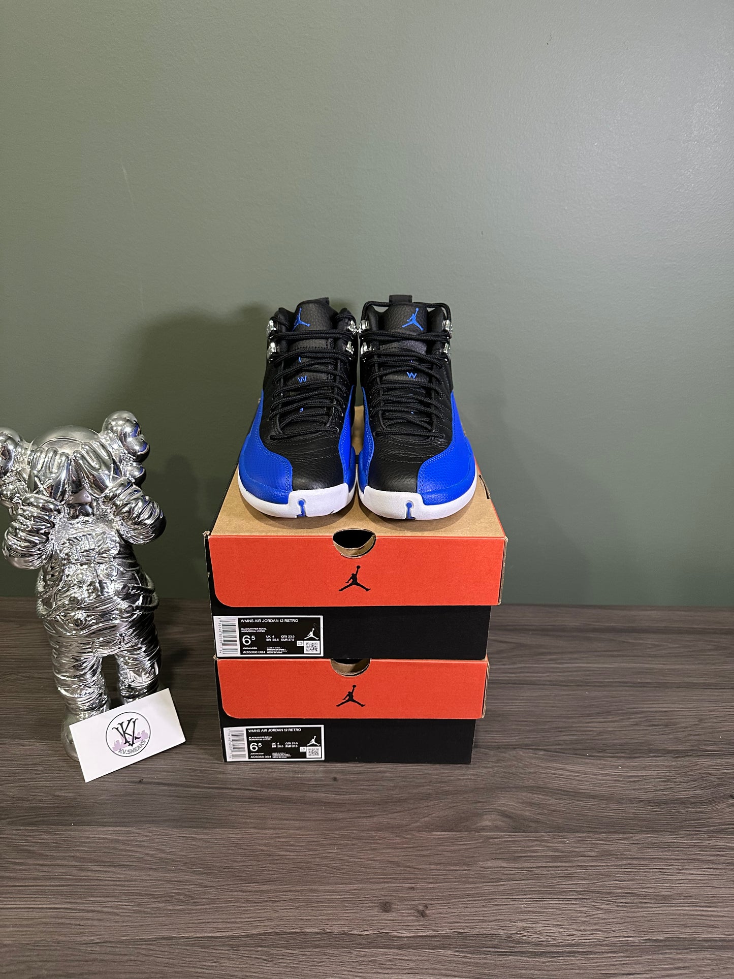Jordan 12 Hyper Royal (W)