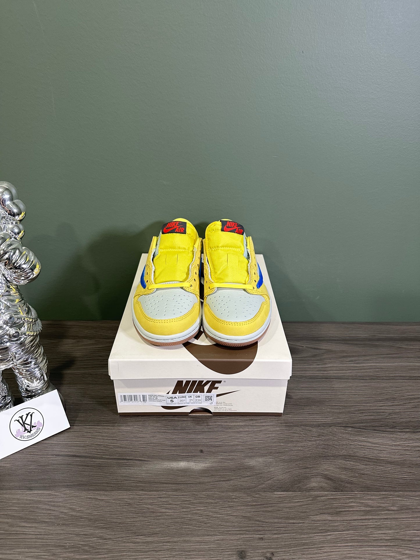 Jordan 1 Low Travis Scott Canary (W)