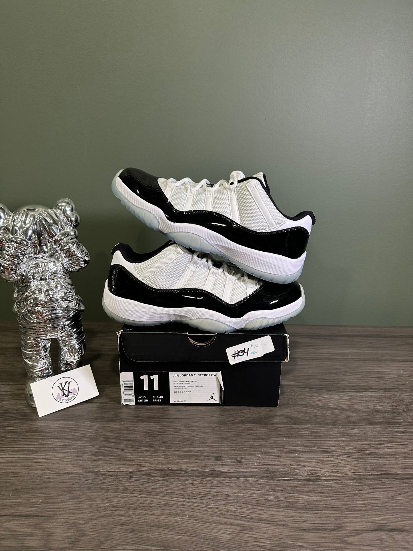 Jordan 11 Low Concord