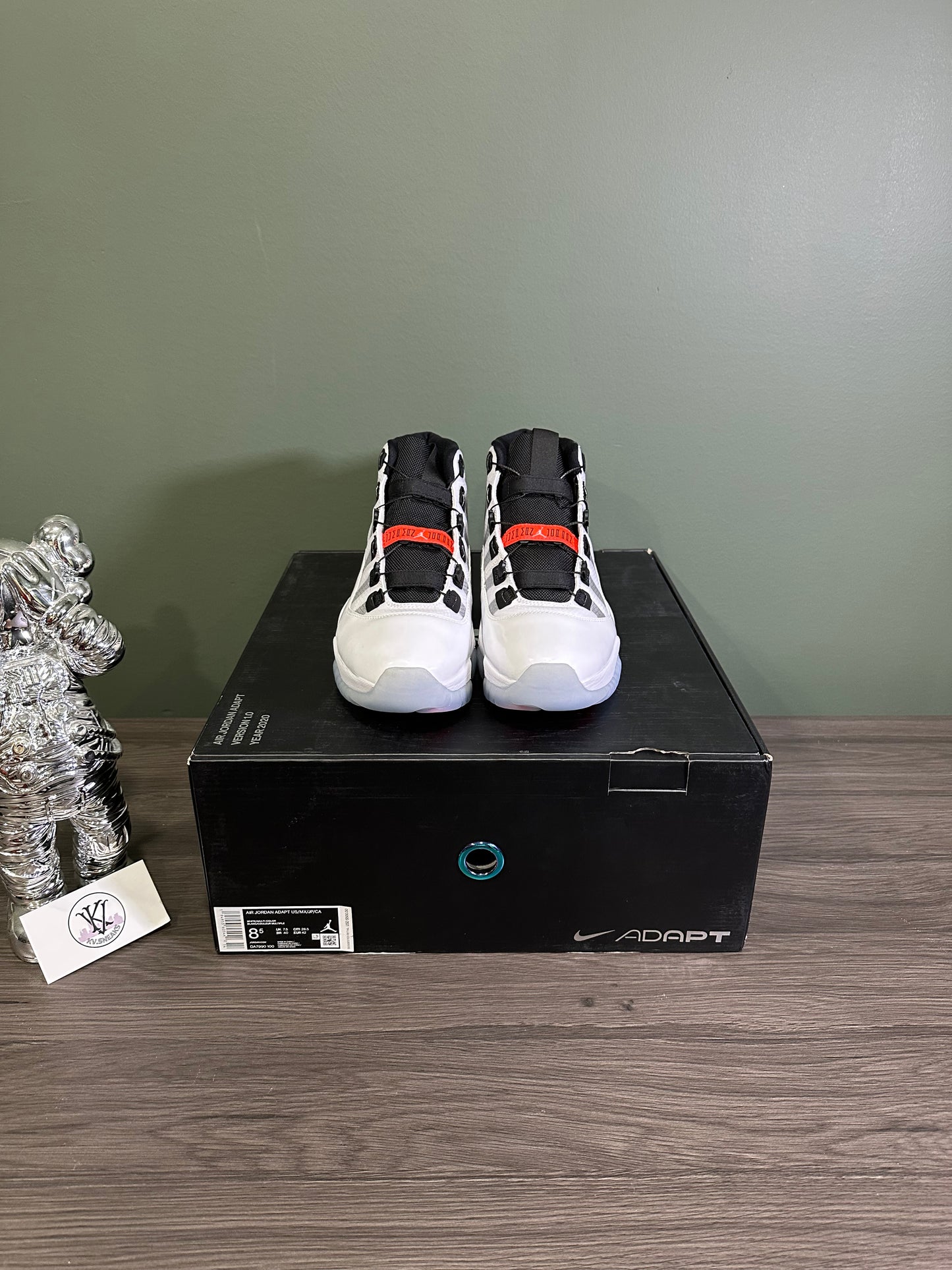 Jordan 11 Adapt White