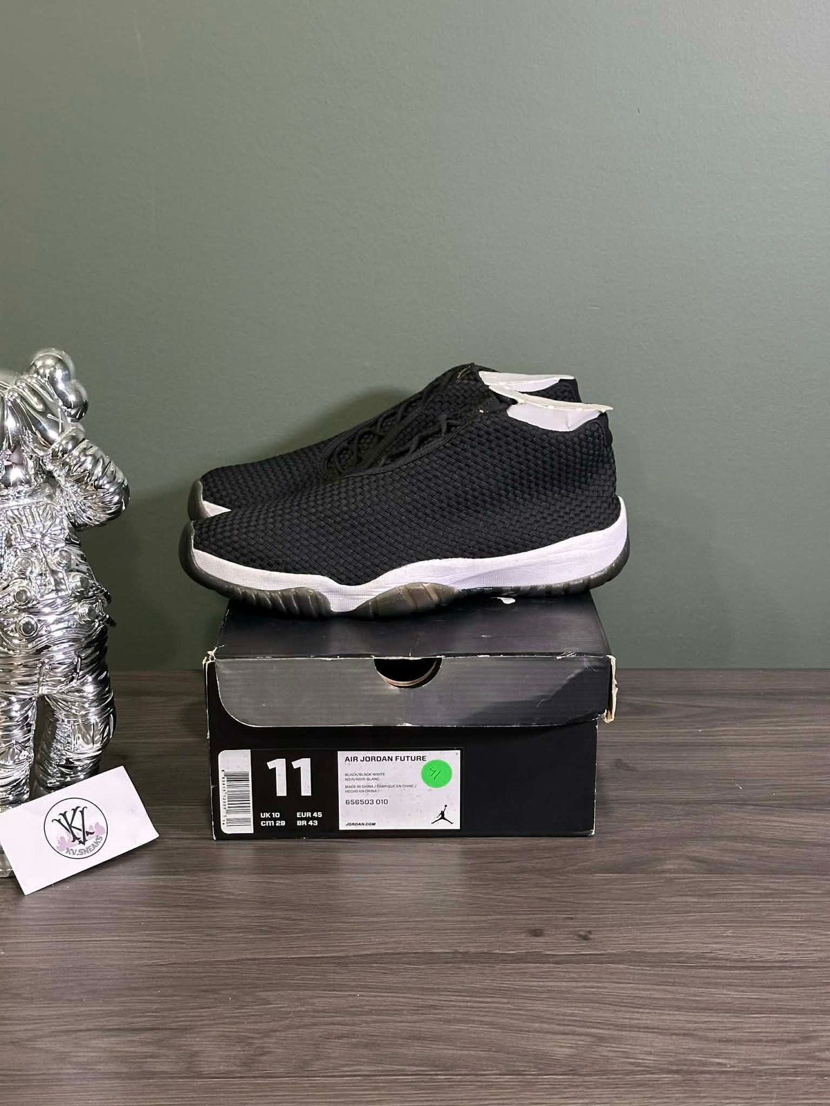Jordan Future Black White