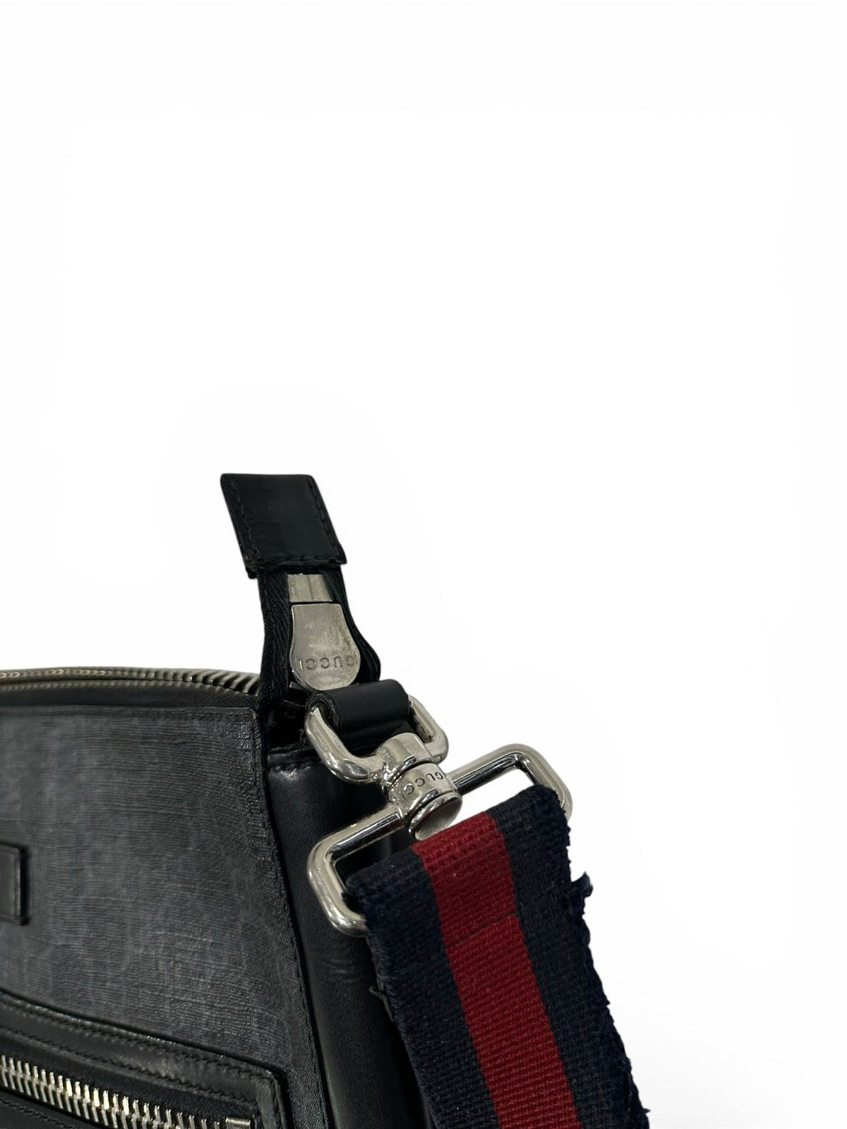 GUCCI LARGE GG SUPREME BLACK MESSENGER BAG