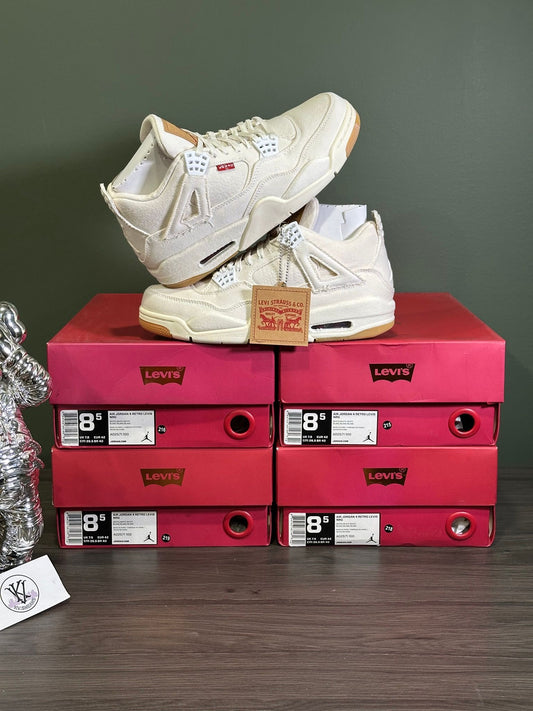 Jordan 4 Retro Levi's White (Levi's Tag)