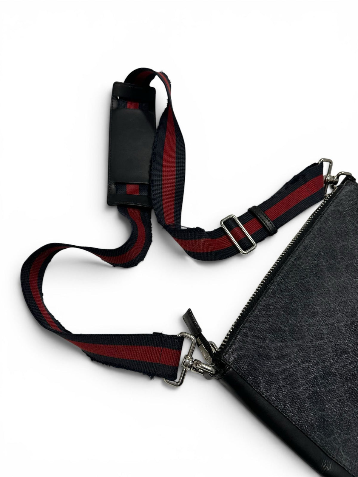 GUCCI LARGE GG SUPREME BLACK MESSENGER BAG