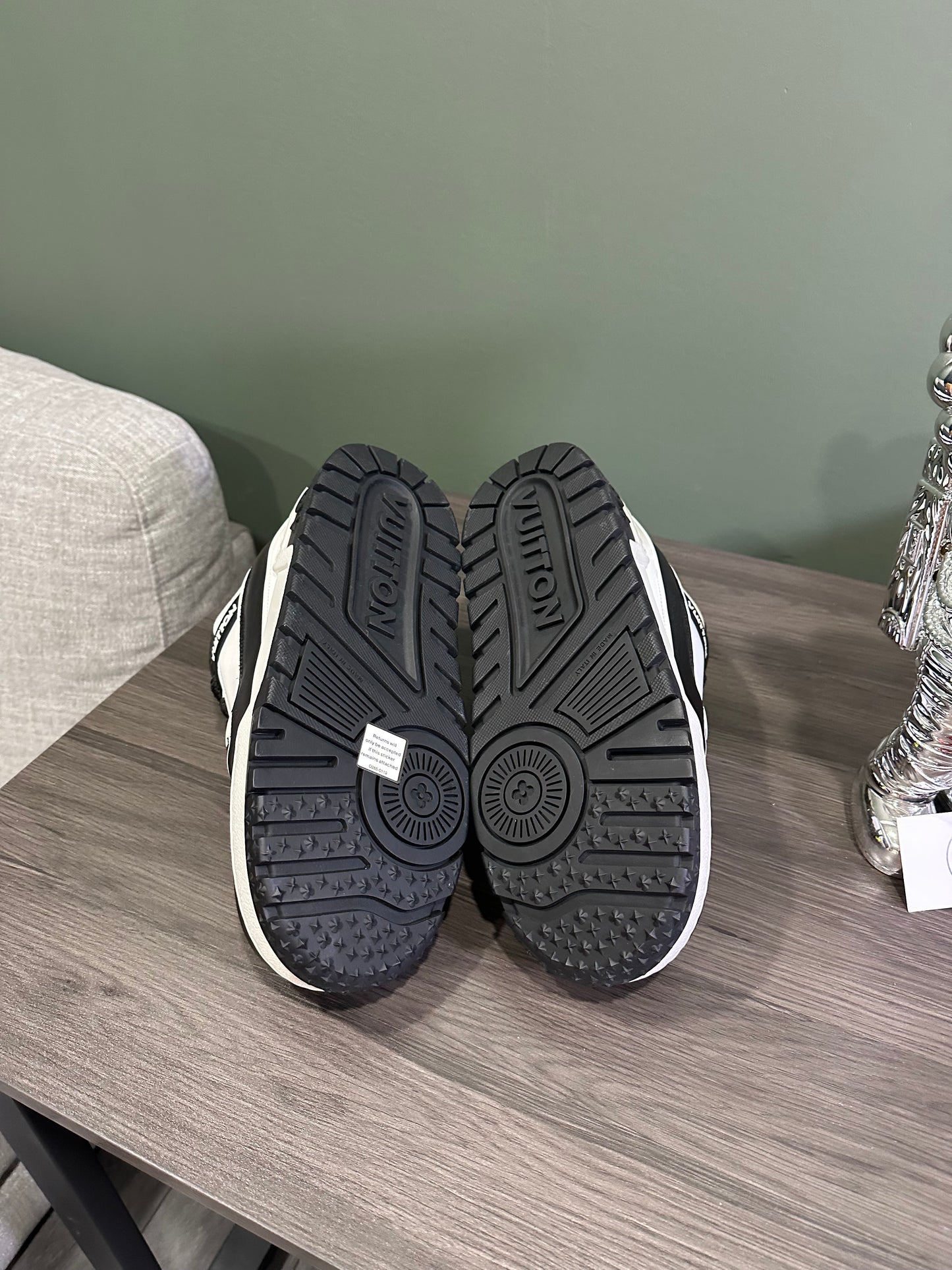 Louis Vuitton Trainer Maxi White Black
