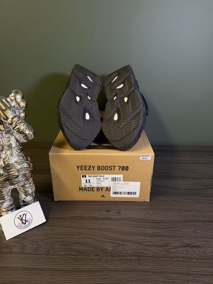 adidas Yeezy Boost 700 V2 Vanta