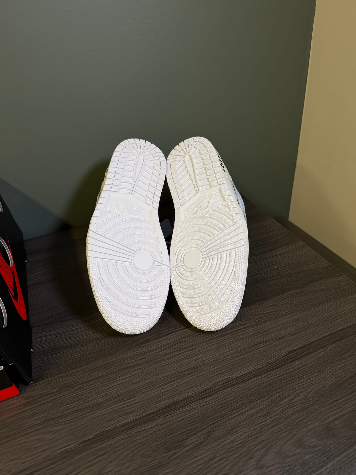 Jordan 1 Retro High Virgil Abloh Archive Alaska