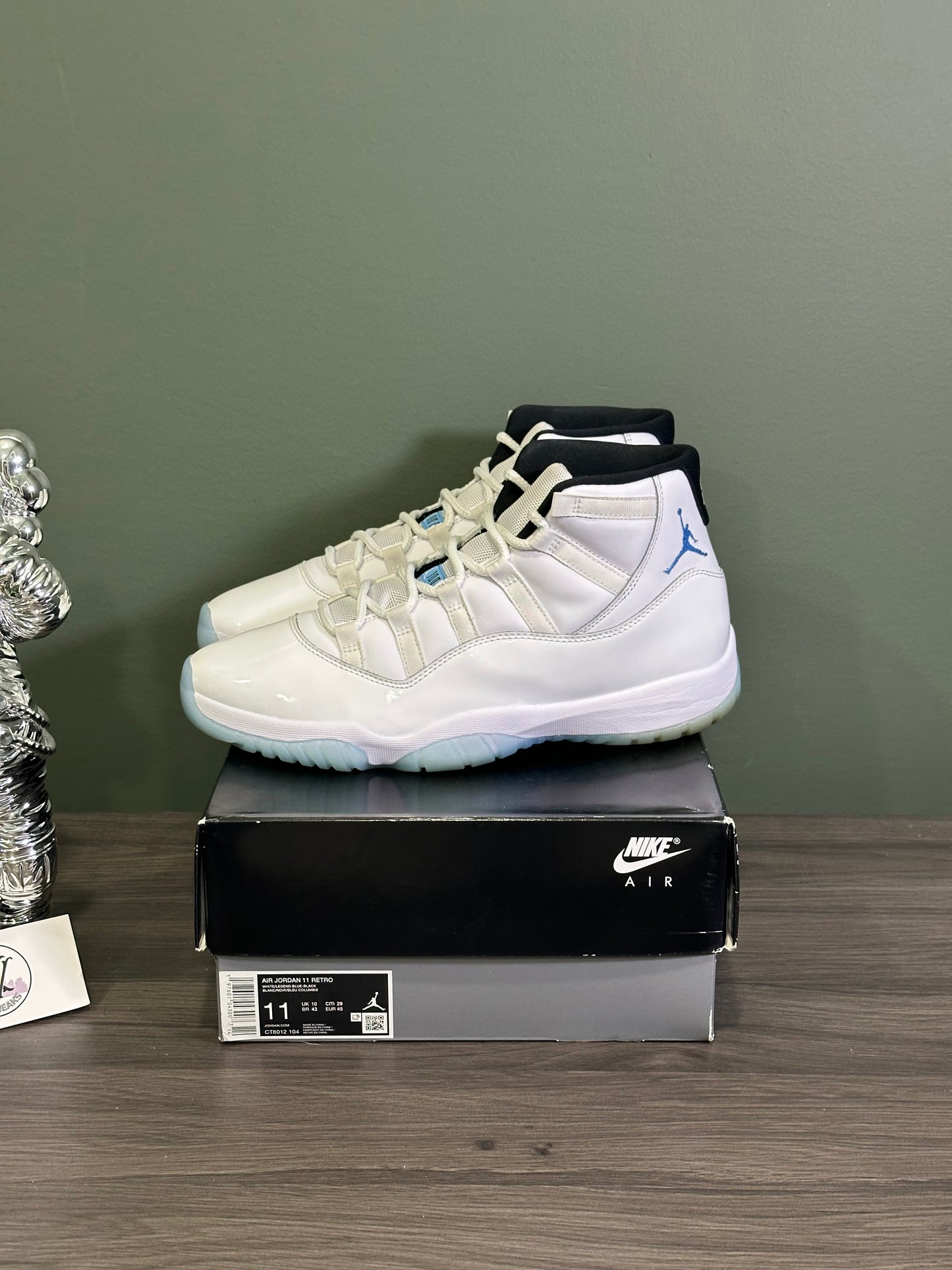 Jordan 11 Legend Blue 2024