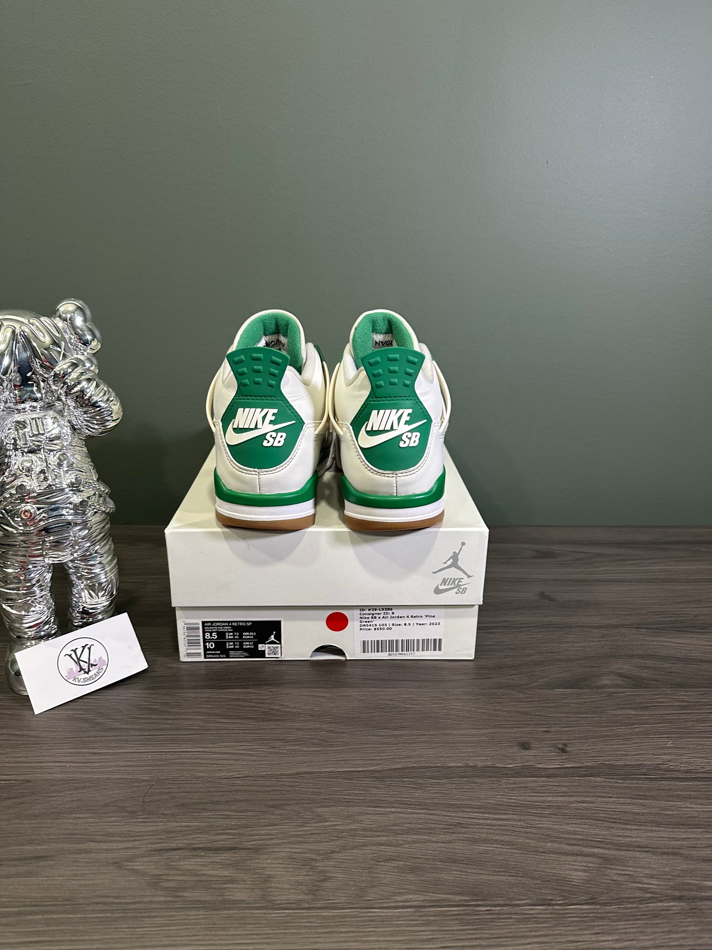 Jordan 4 SB Pine Green