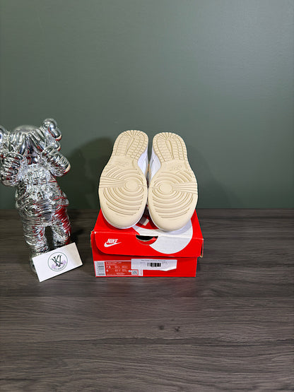 Dunk Low Pearl White