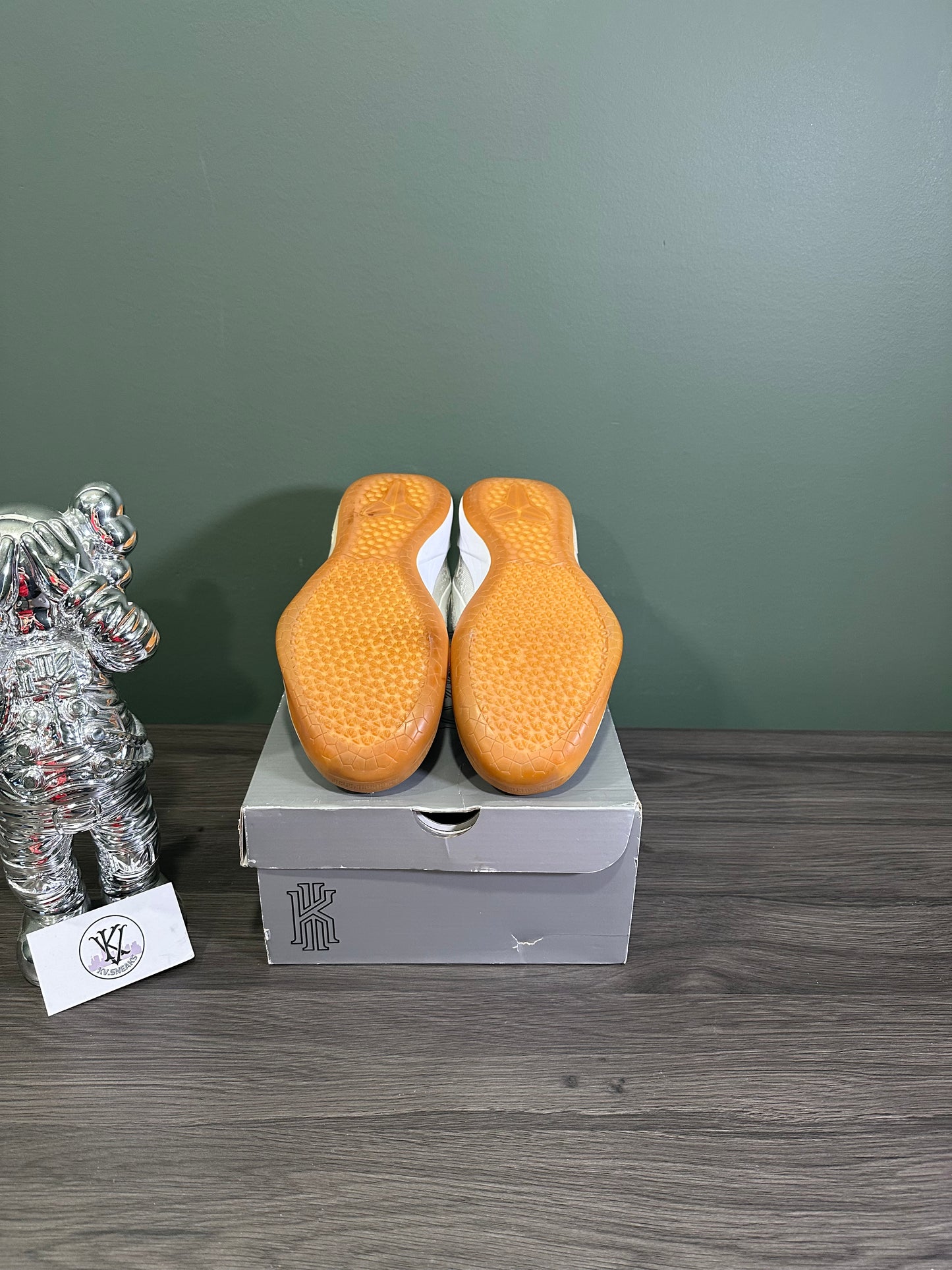 Kobe A.D. Light Bone