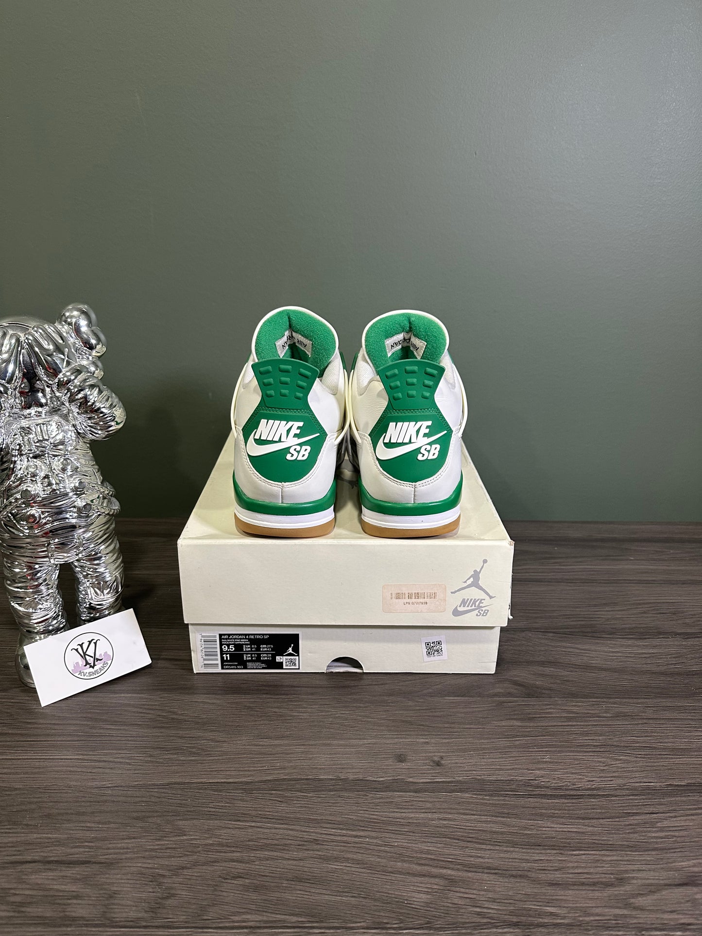 Jordan 4 SB Pine Green