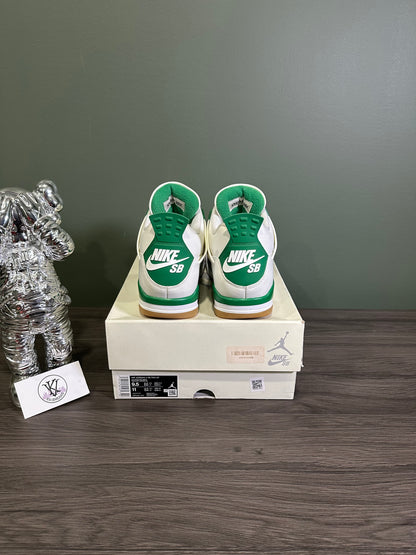 Jordan 4 SB Pine Green