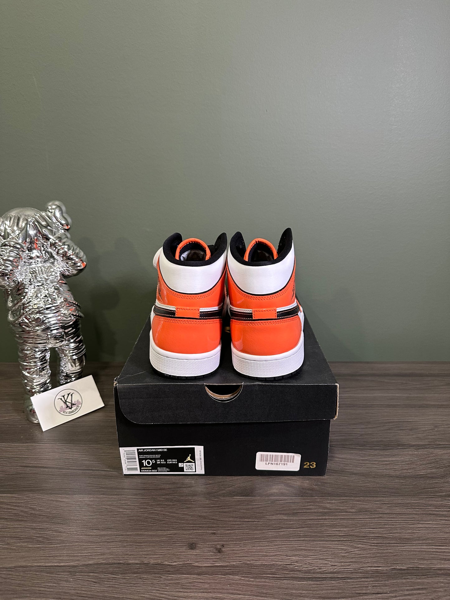Jordan 1 Mid SE Turf Orange