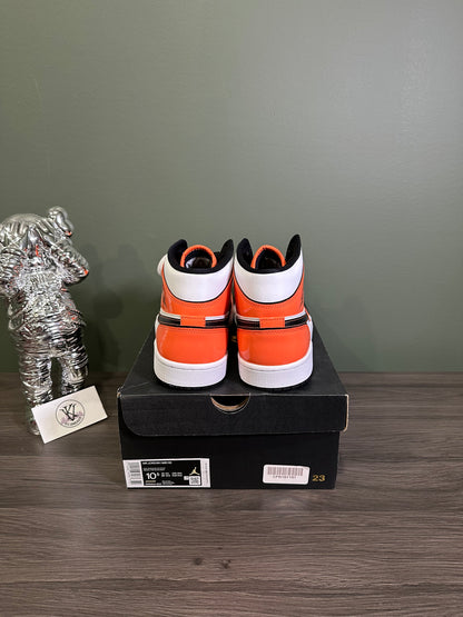 Jordan 1 Mid SE Turf Orange