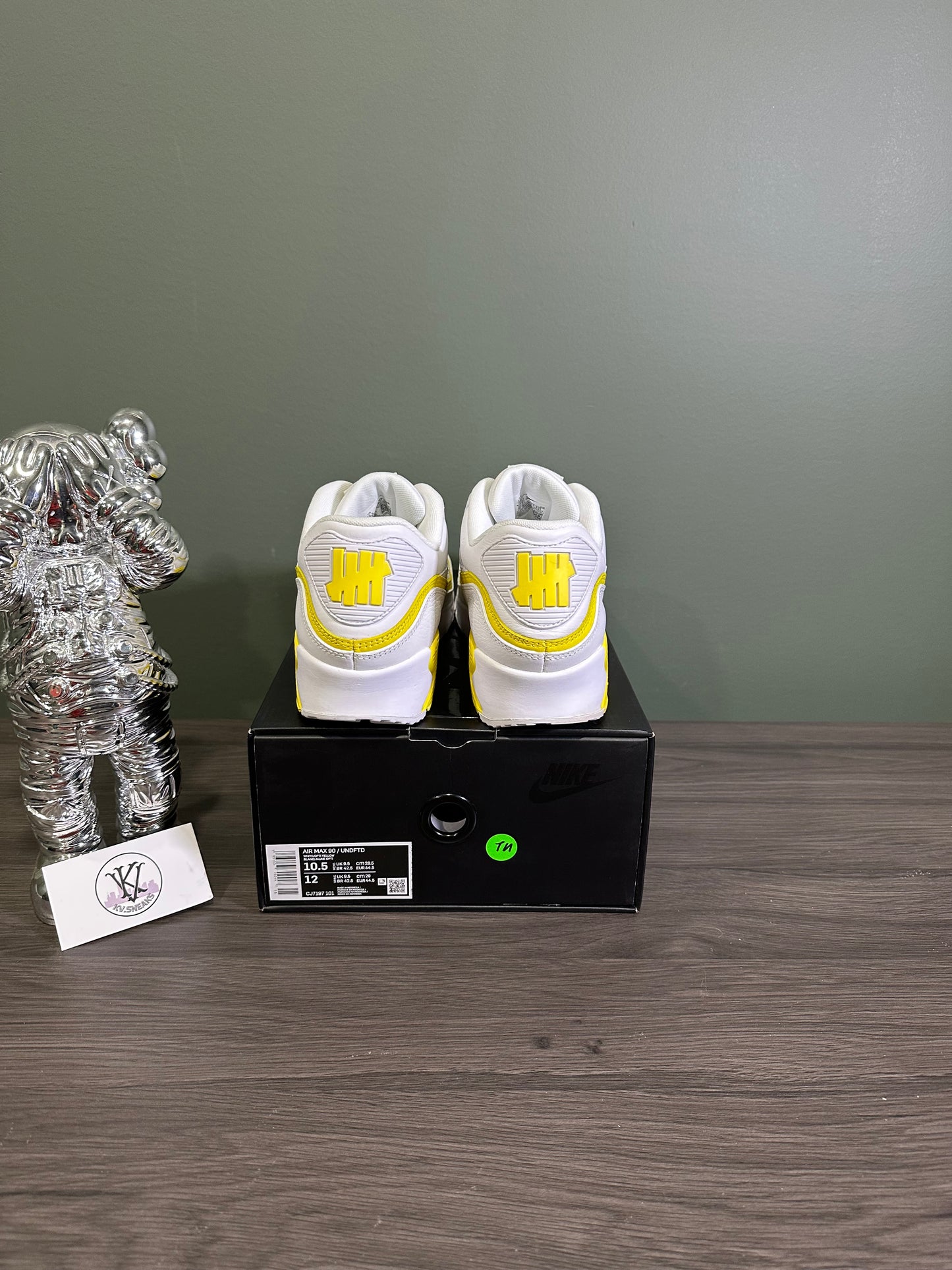 Air Max 90 Undefeated White Optic Yellow