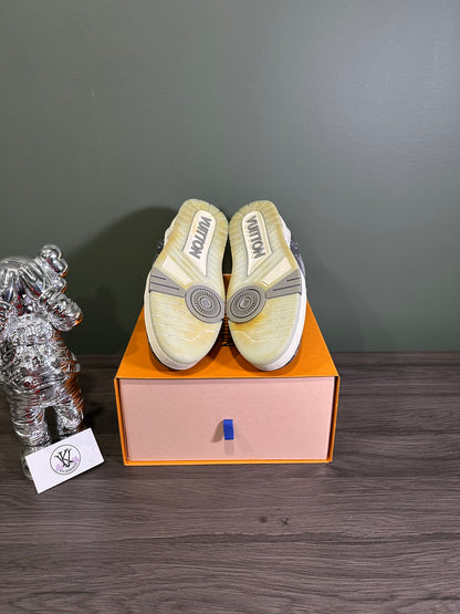 Louis Vuitton Trainer Grey White Monogram