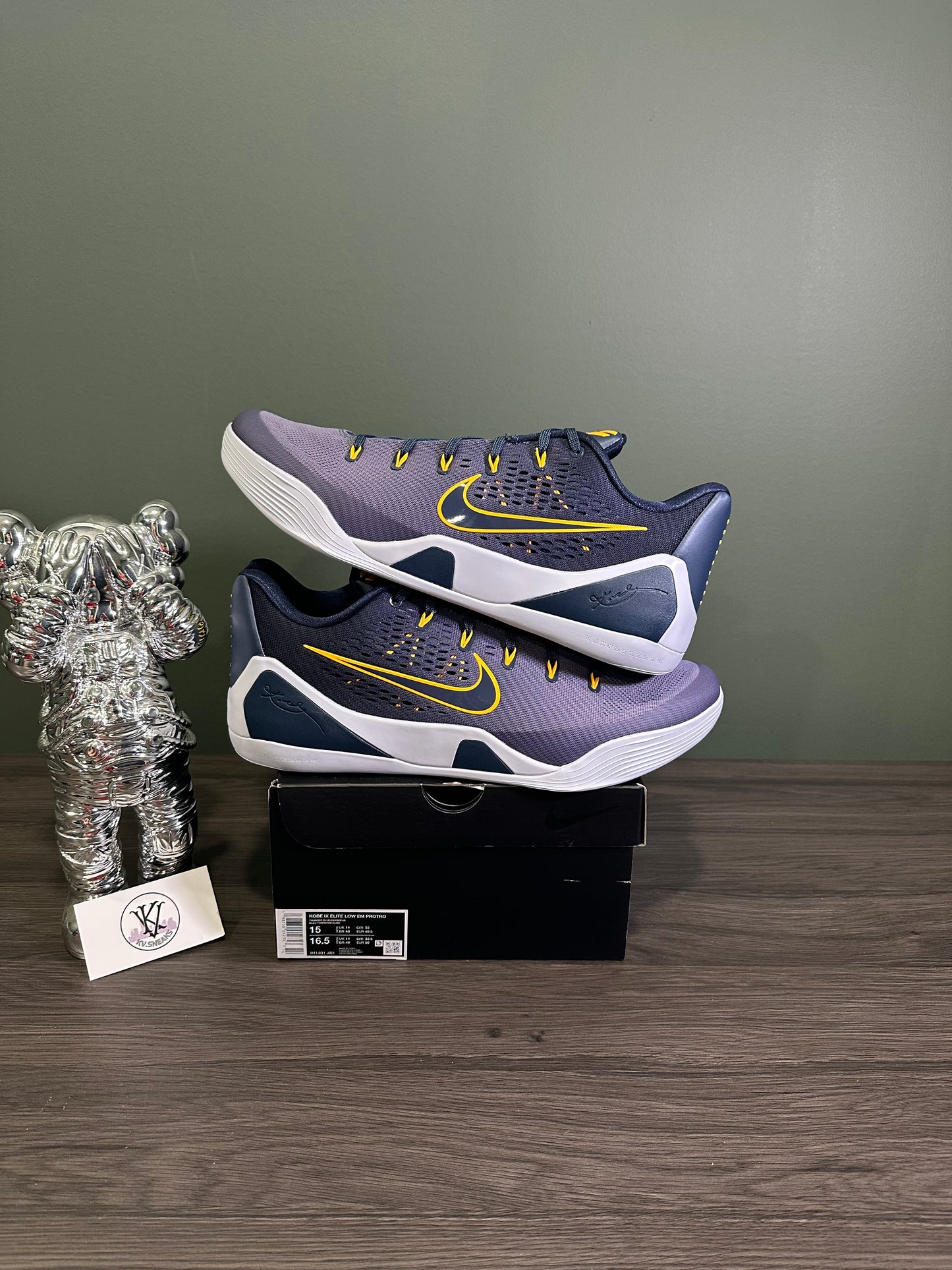 Kobe 9 EM Low Protro Fade
