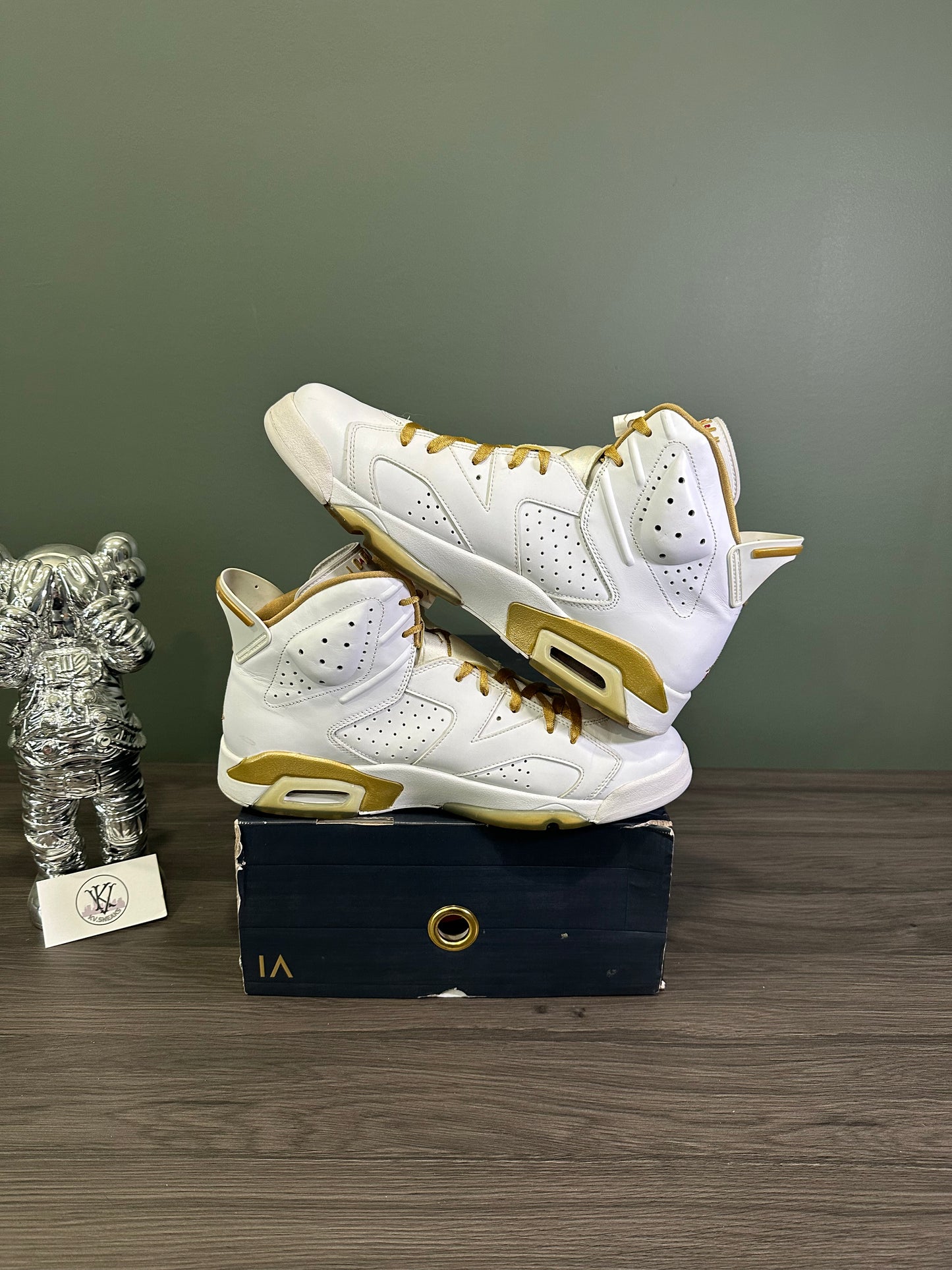Jordan 6 Golden Moments Pack