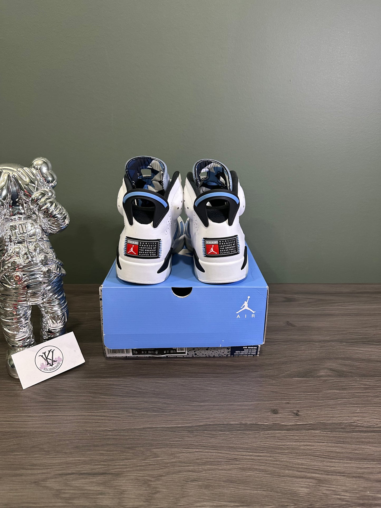 Jordan 6 UNC White