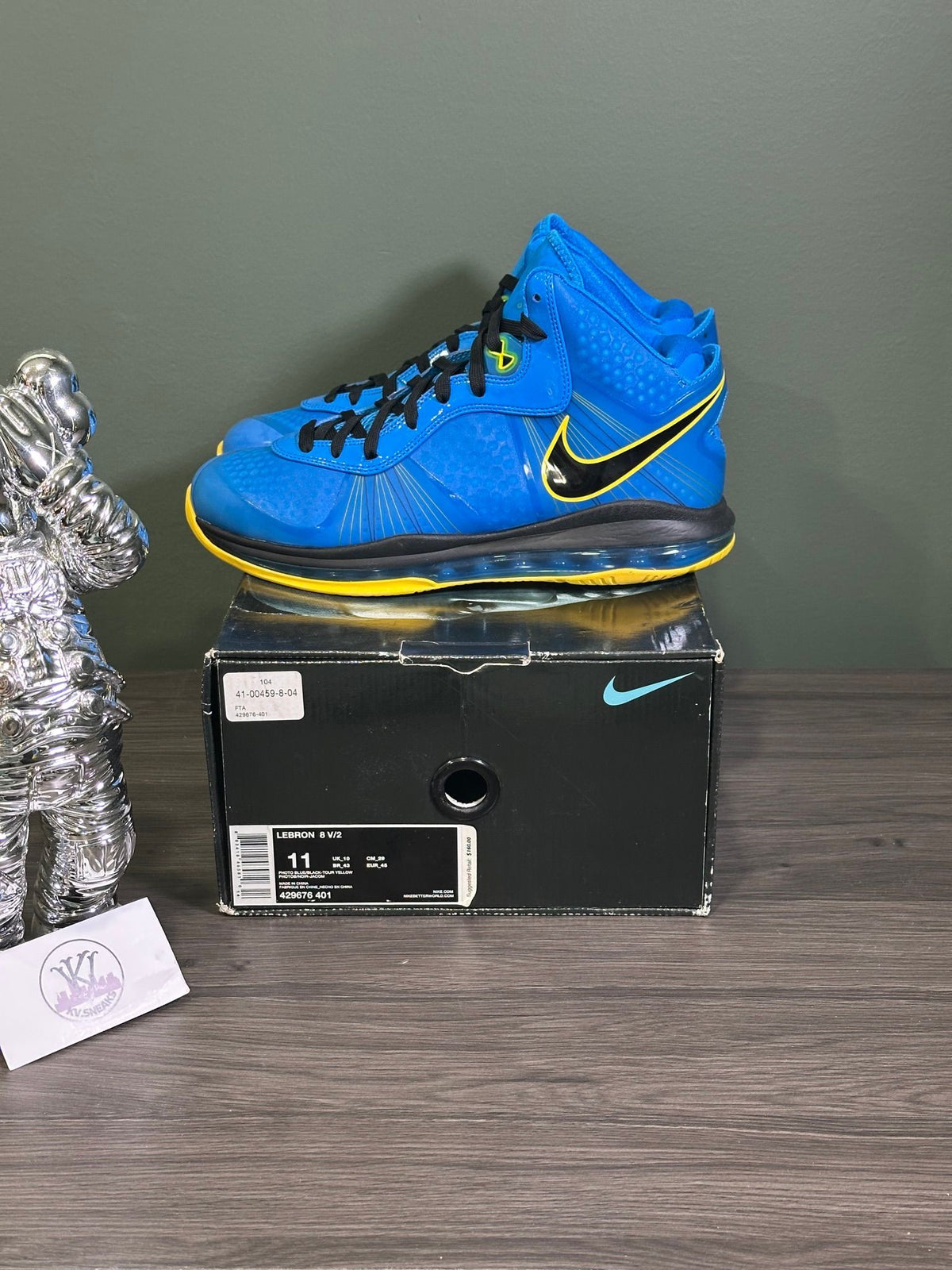 Nike LeBron 8 V/2 Entourage