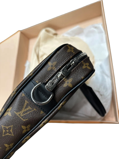 LOUIS VUITTON MONOGRAM DOCUMENTS VOYAGE BRIEFCASE
