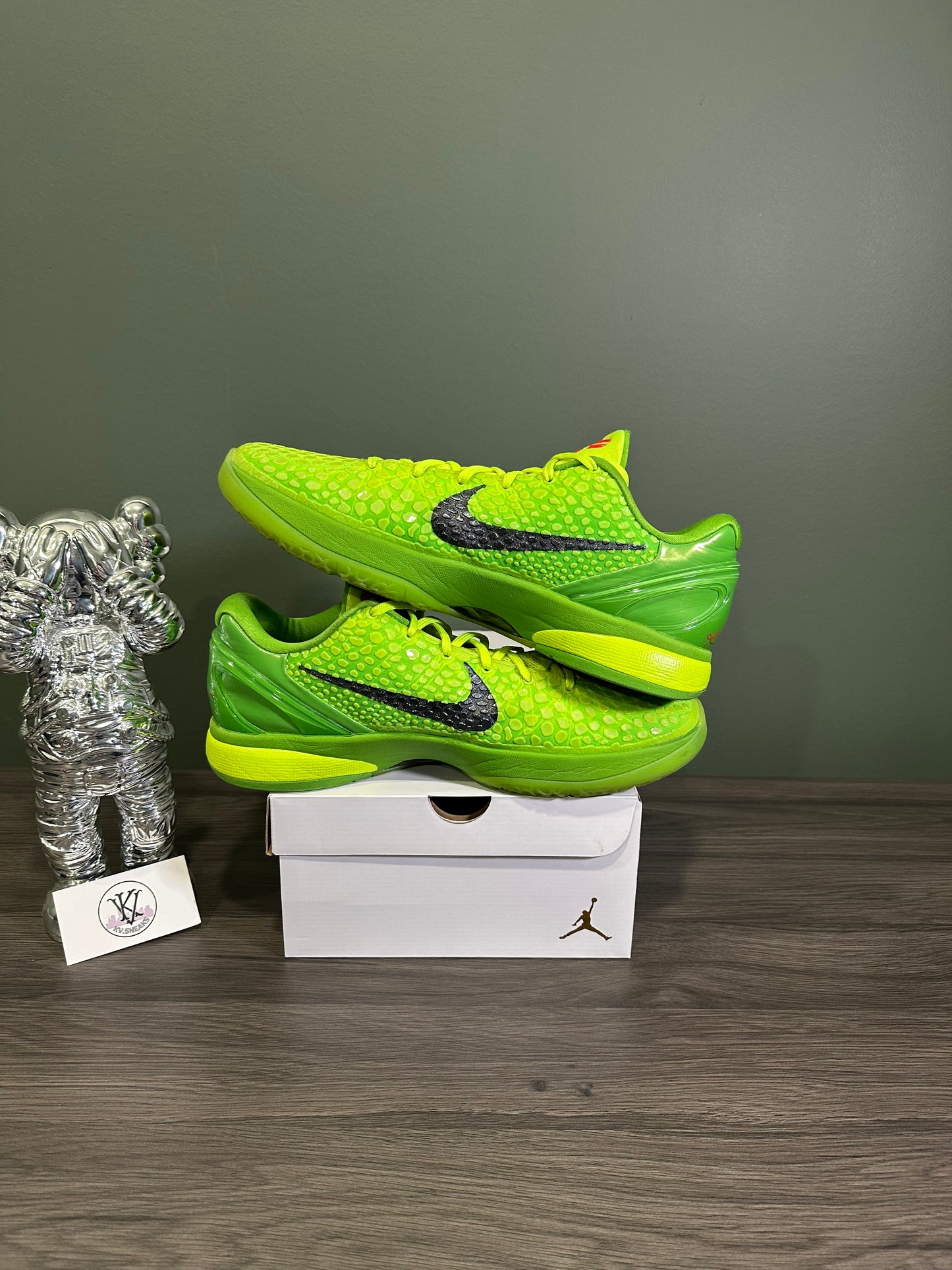 Kobe 6 Grinch 2020