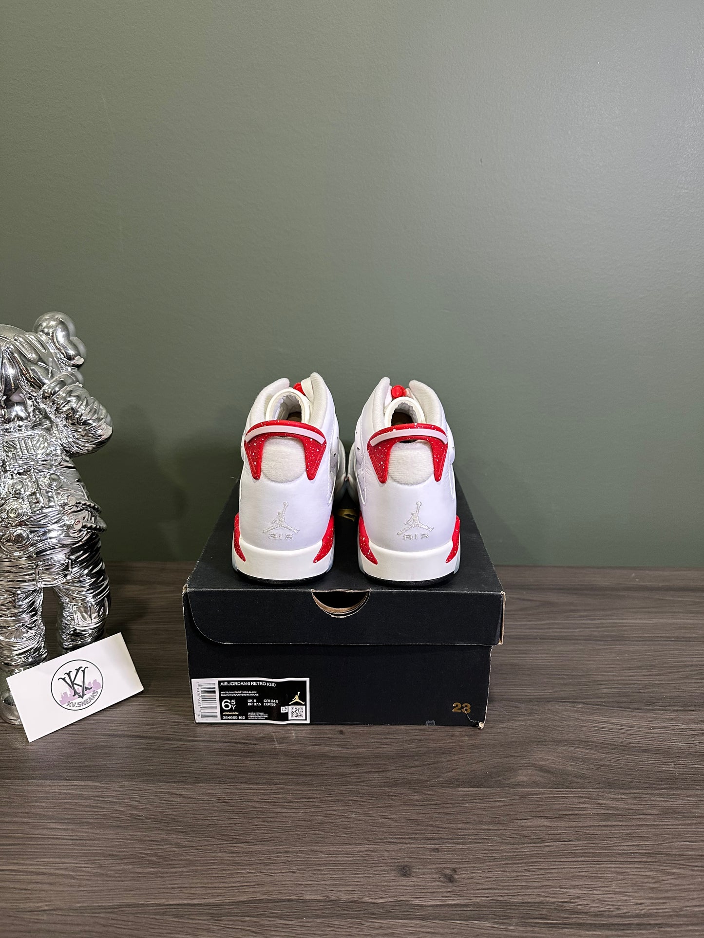Jordan 6 Red Oreo