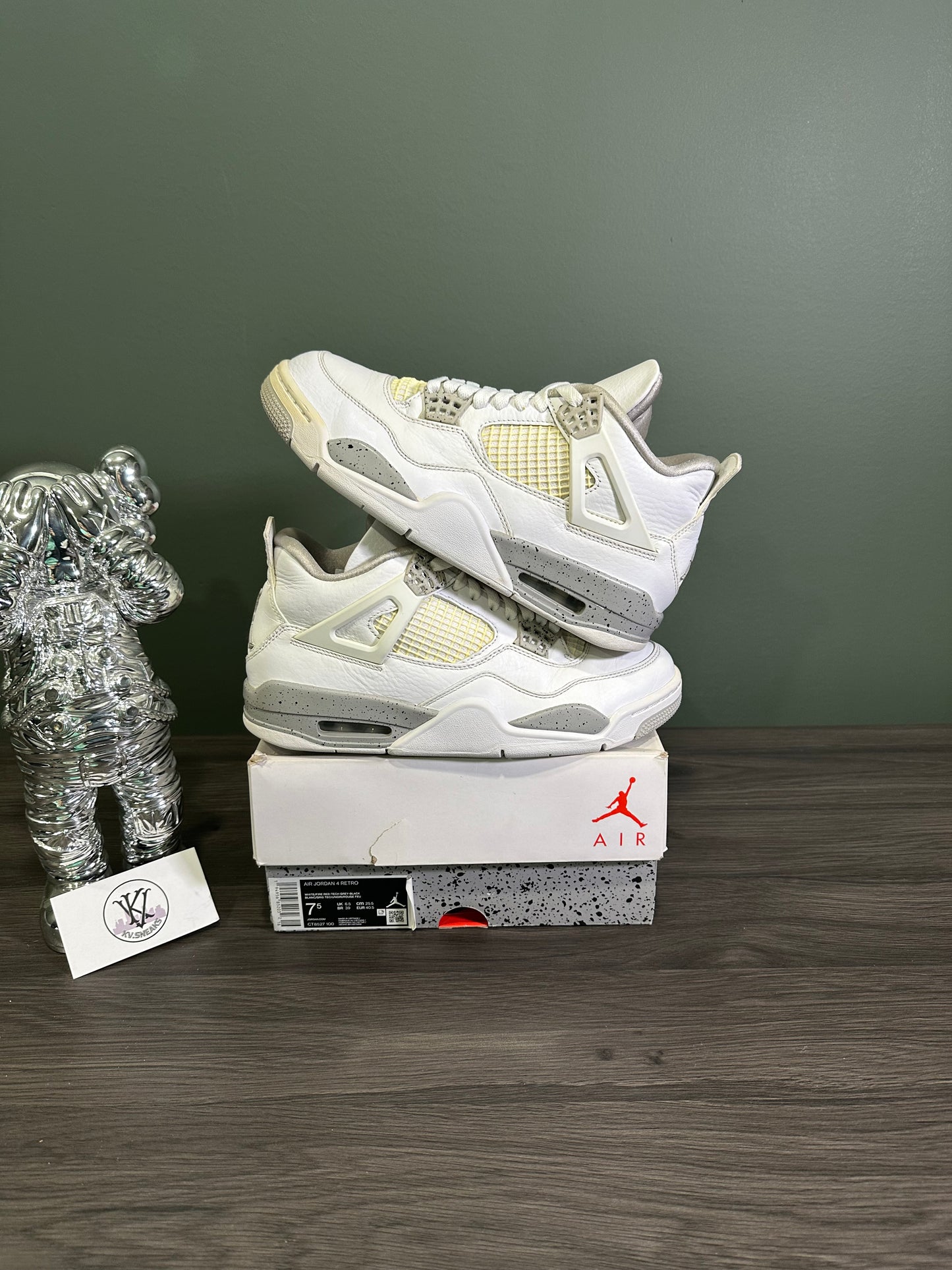 Jordan 4 White Oreo