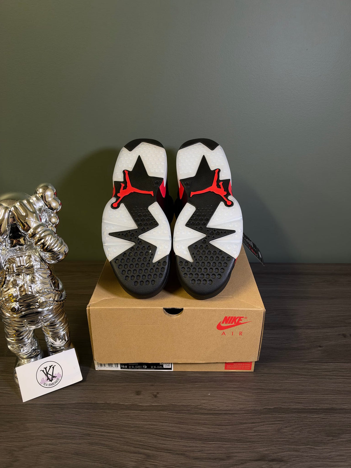 Jordan 6 Retro Infrared Salesman