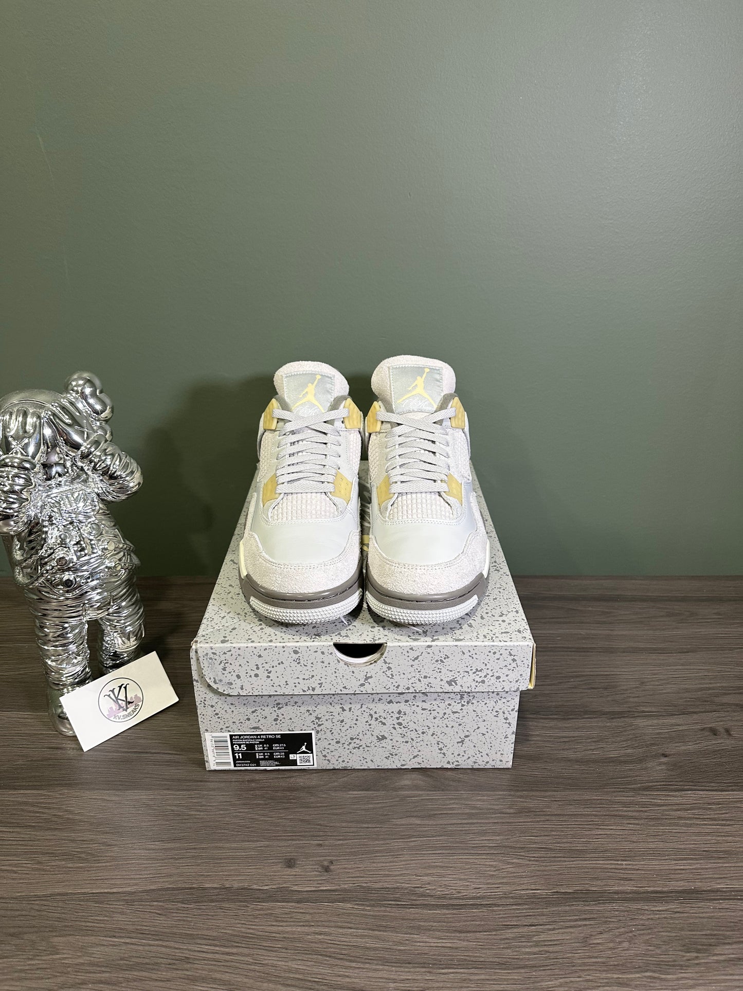 Jordan 4 Craft Photon Dust